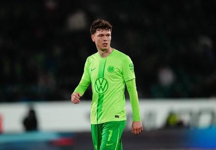 世界杯比赛几点开始-记者：谈判取得进展，流浪者要租借狼堡边锋斯科夫-奥尔森