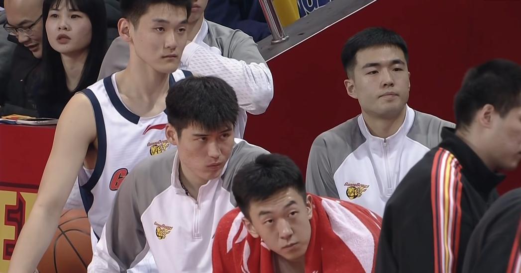 21分胜吉林！奎因打爽了徐杰复活了，有2件事却让杜锋高兴不起来