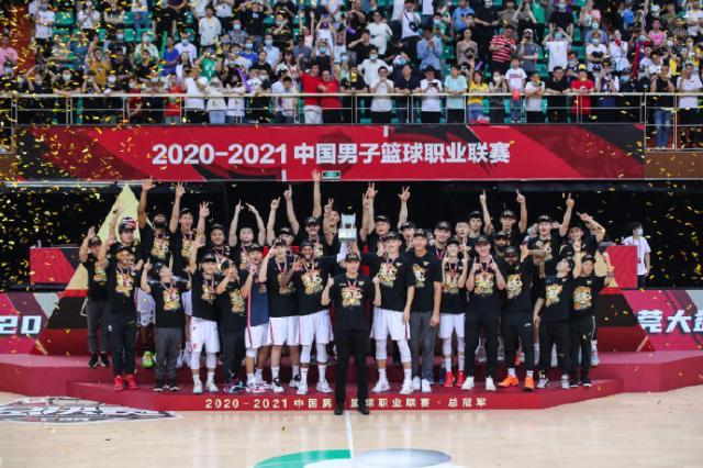 世界杯赛程时间查询-广东加冕11冠王：最艰难的一冠，更是最甜蜜的一冠